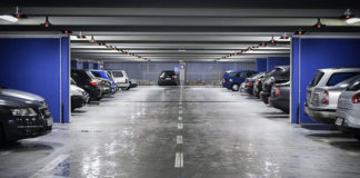 Jak działają bezobsługowe systemy parkingowe?