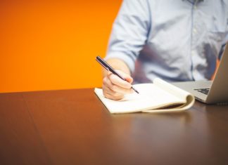 Jakie dokumenty przygotować przed podpisaniem umowy o pracę?