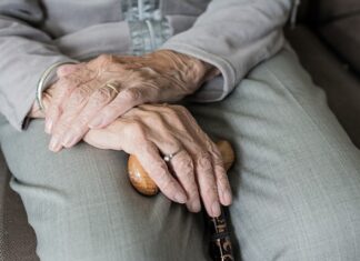 Czy na zasiłku rehabilitacyjnym należy się 14 emerytura?